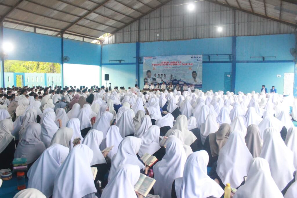 eltahfidh gelar iftor jama'i 